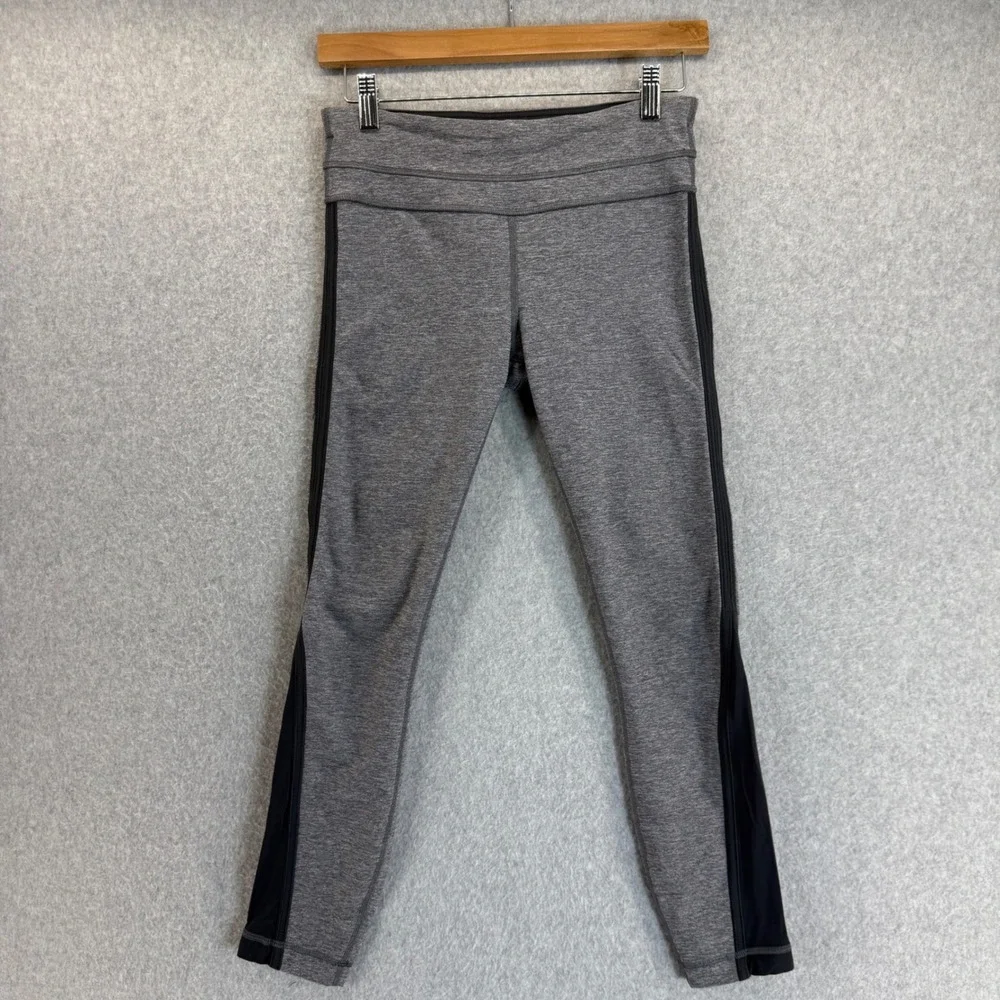 Lululemon Womens Size 4 Gray Black‎ Cropped Leggings Athletic Gym Workout Sporty